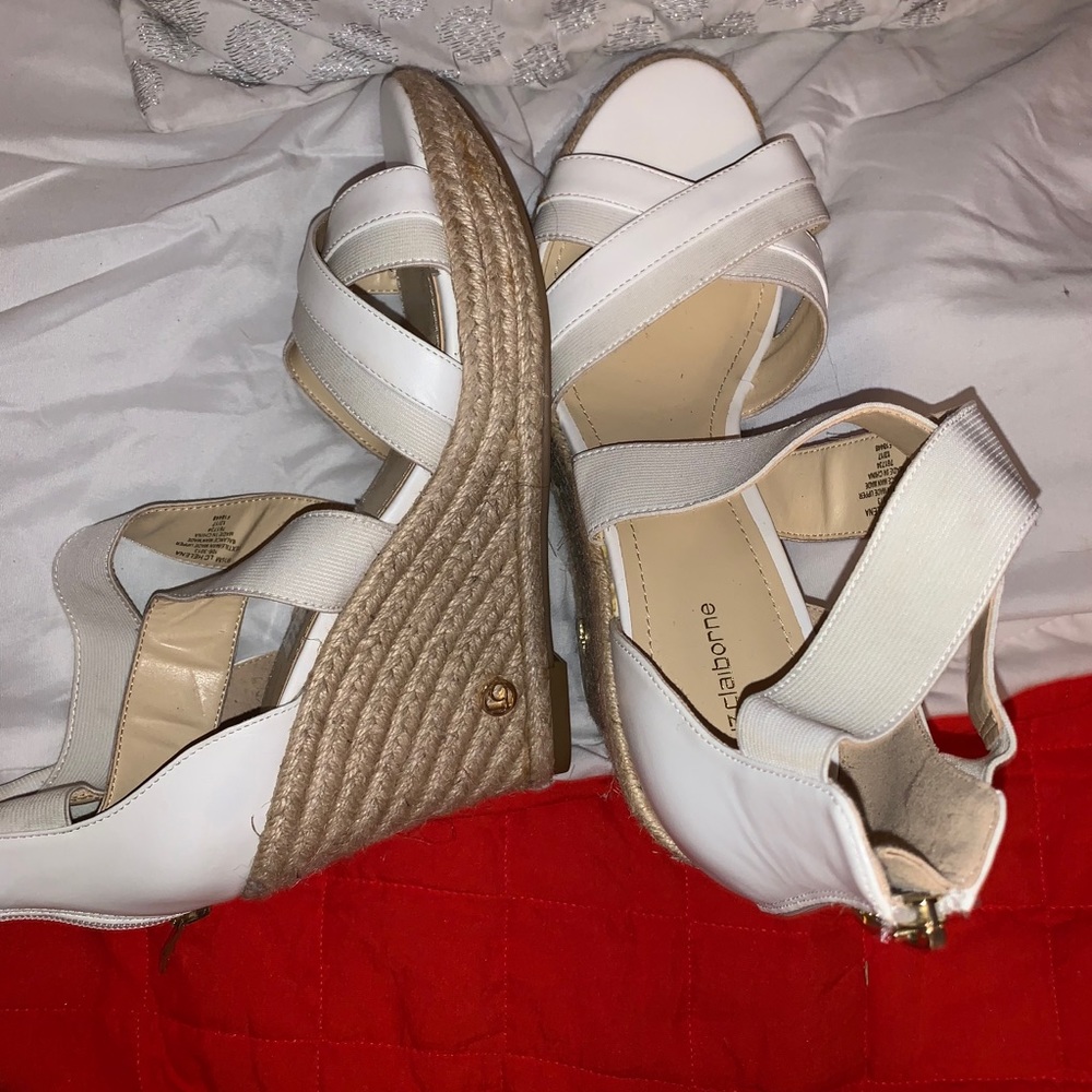 white and cream cross over down the middle wedges